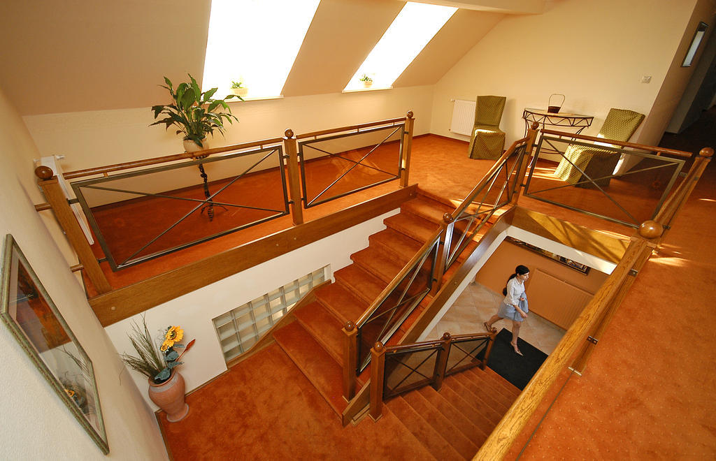 Hotel Bavaria Abda Exterior photo